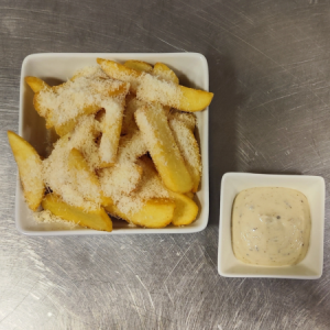 Friet parmezaan met truffel mayonaise